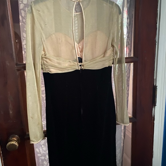 Dress - Picture 4 of 4